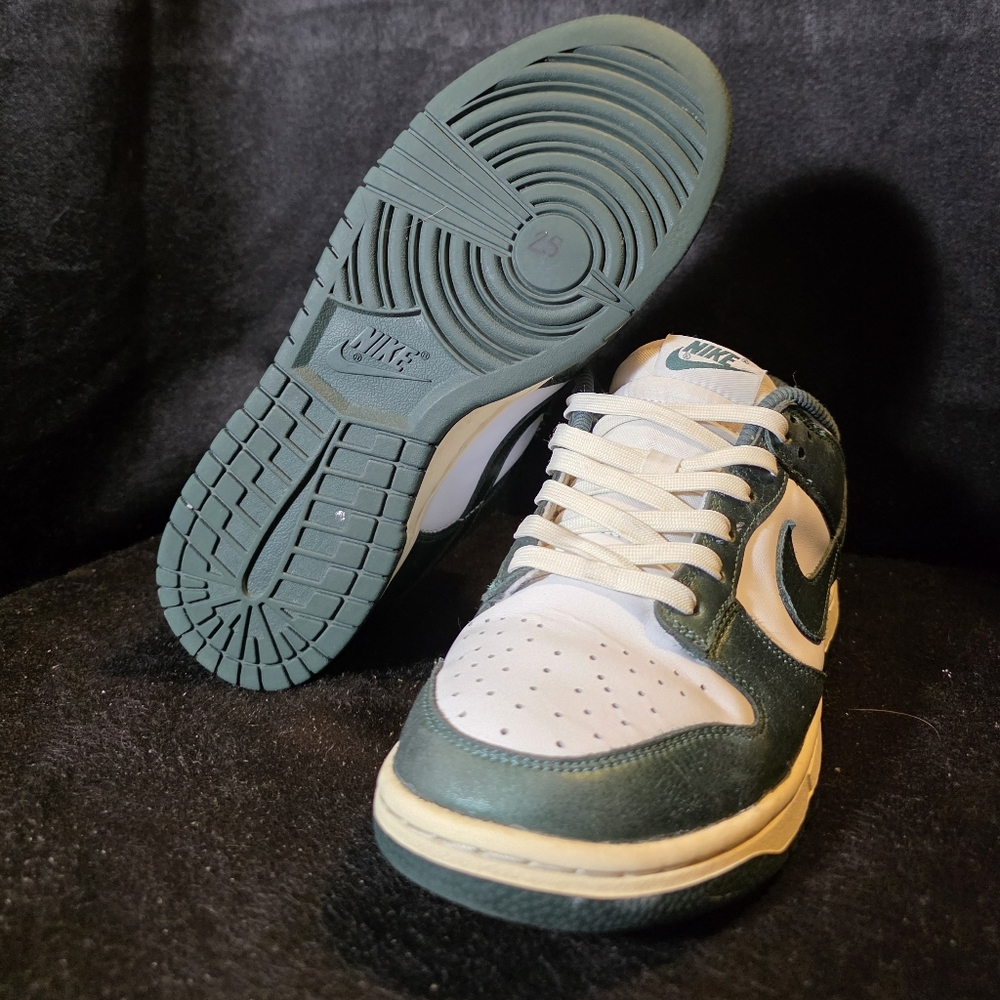Nike Dunk Emerald Green Womens Size 8.5 - Picture 8 of 9